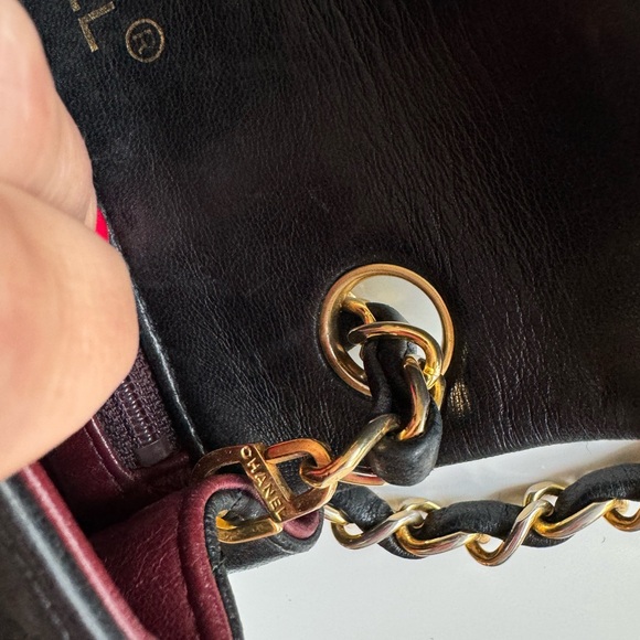 Chanel Vintage Quilted Square Single Flap Handbag Lambskin Black Great Condition - Picture 10 of 16